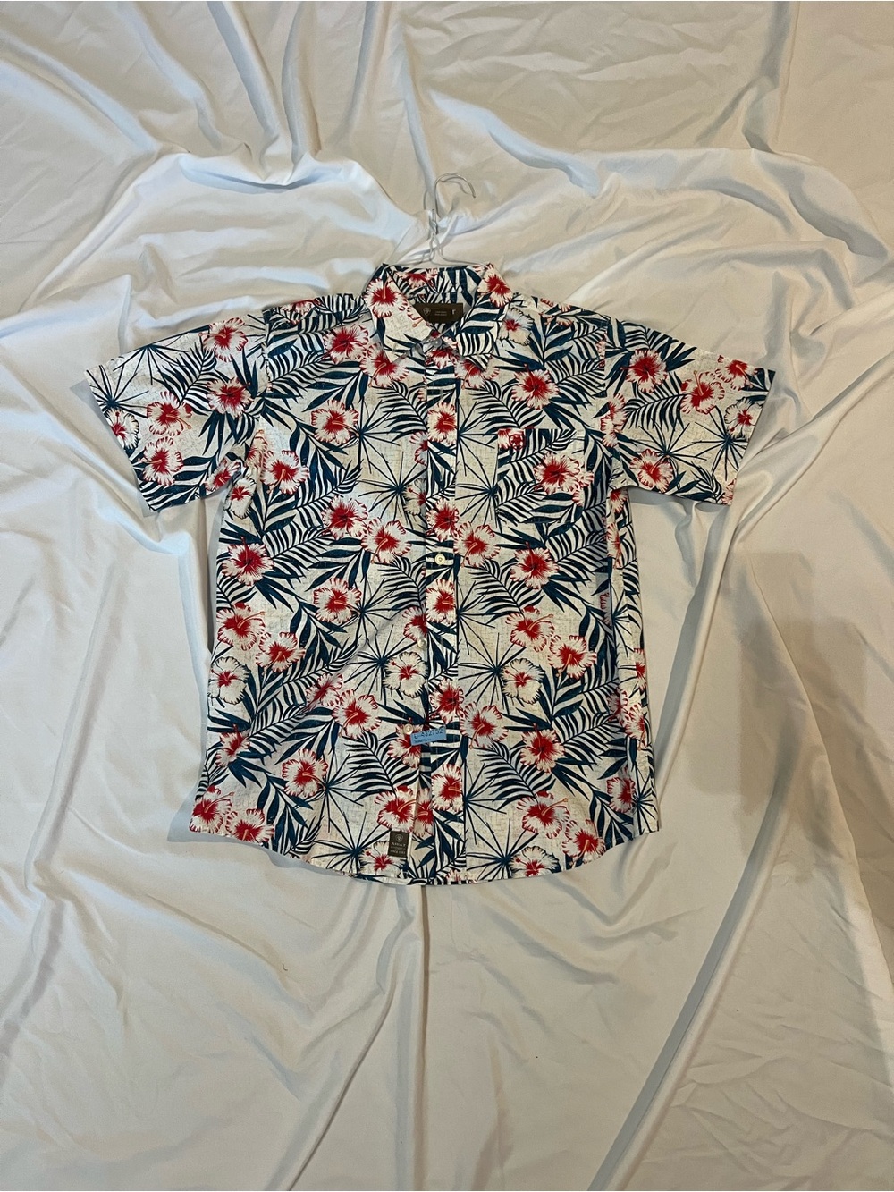 Ariat Boys size 14-16(L/G) White Tropical Floral Short-Sleeve Button-Up Shirt